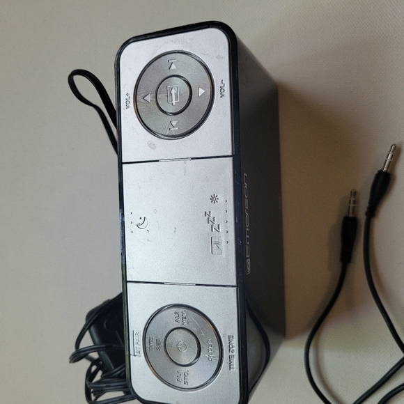 Smart speaker for parts - Picture 2 of 2